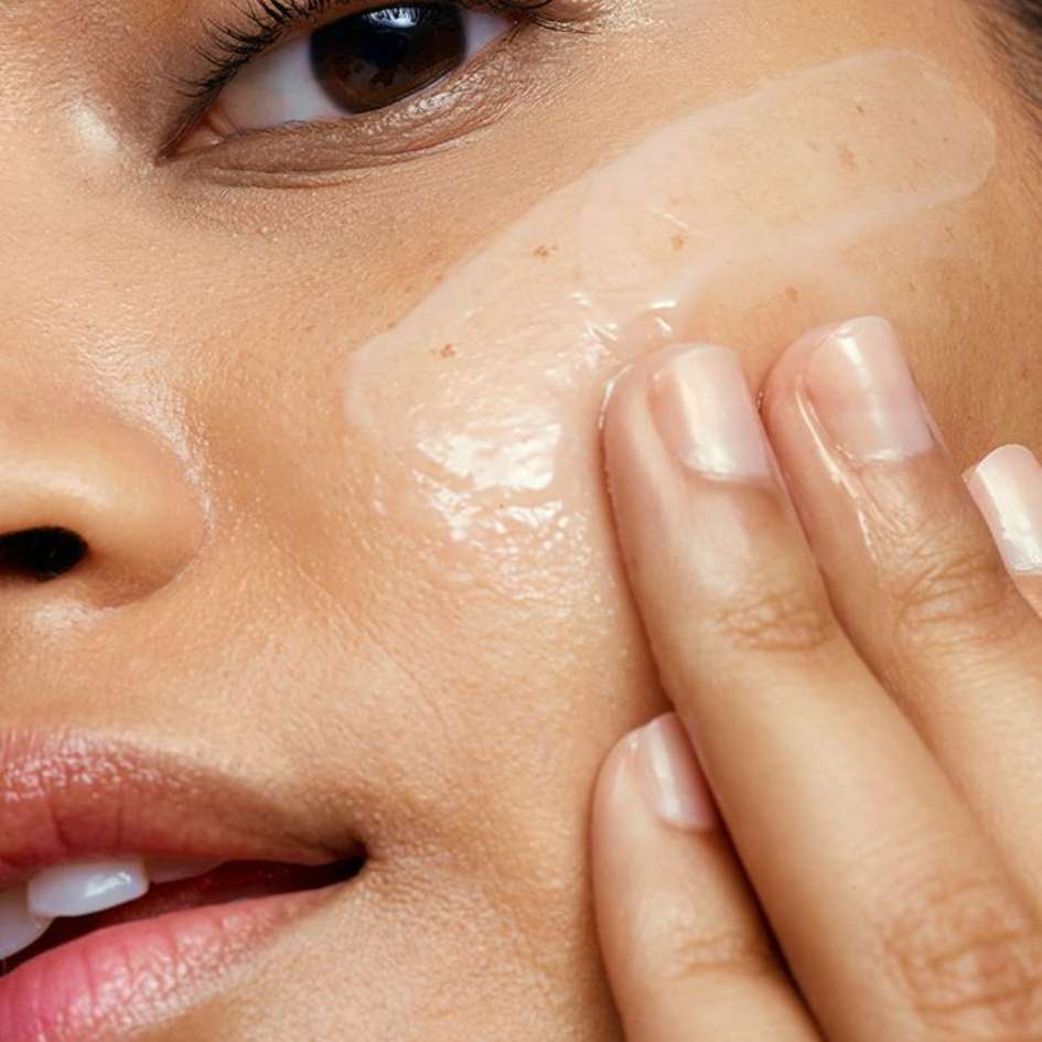 visage joue femme serum Image
